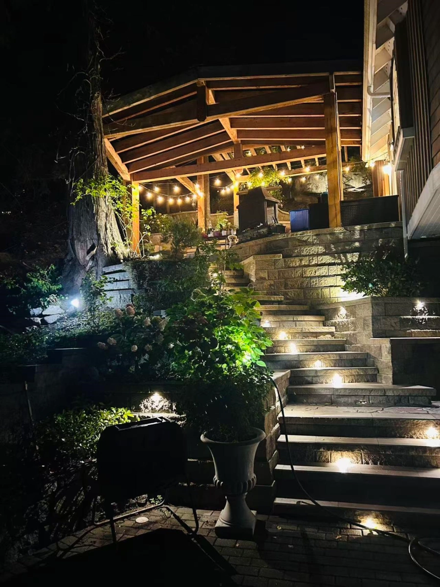 Breakfast Nook Photo of 3395 Thompson Crescent, West Vancouver, BC