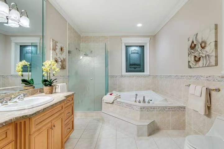 Dining Area Photo of 3395 Thompson Crescent, West Vancouver, BC