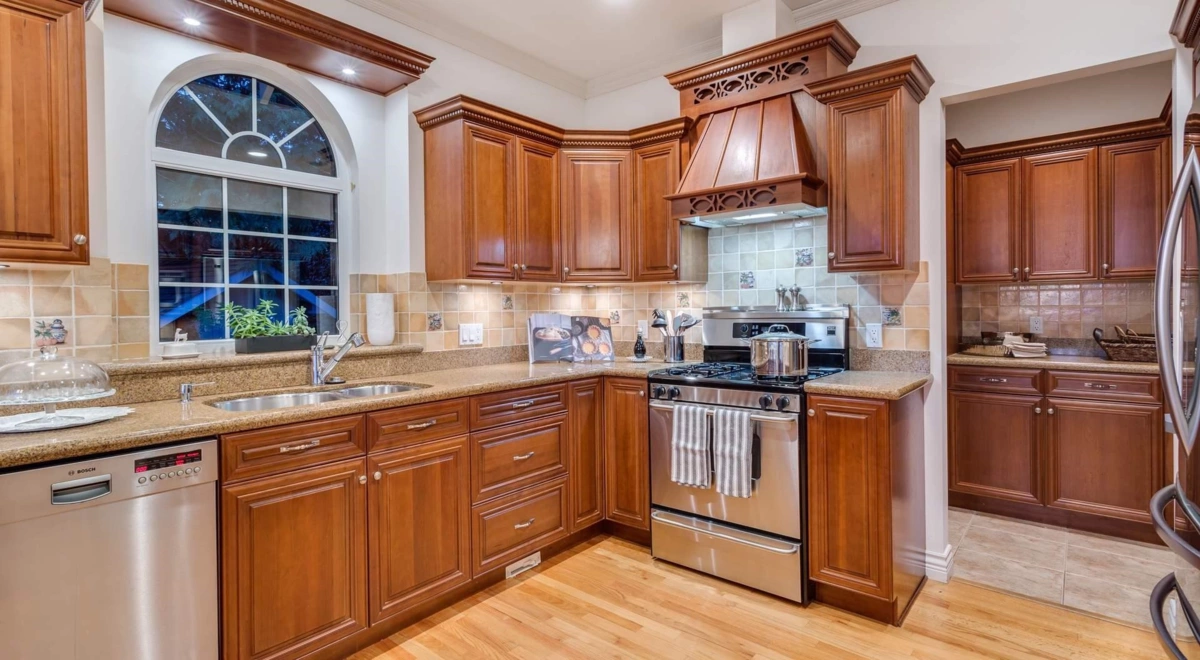 Living Room Photo of 3395 Thompson Crescent, West Vancouver, BC