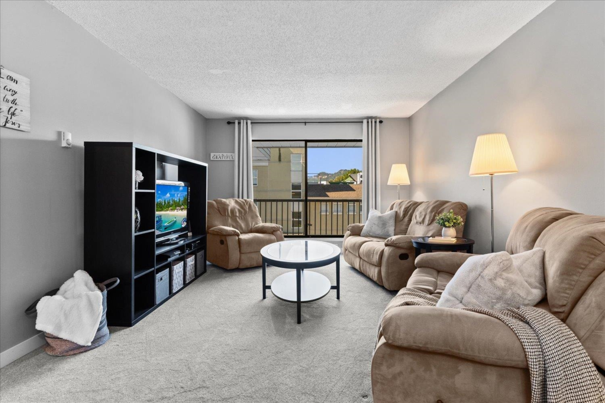 Family Room Photo of 307 45598 Mcintosh Drive, Chilliwack, BC