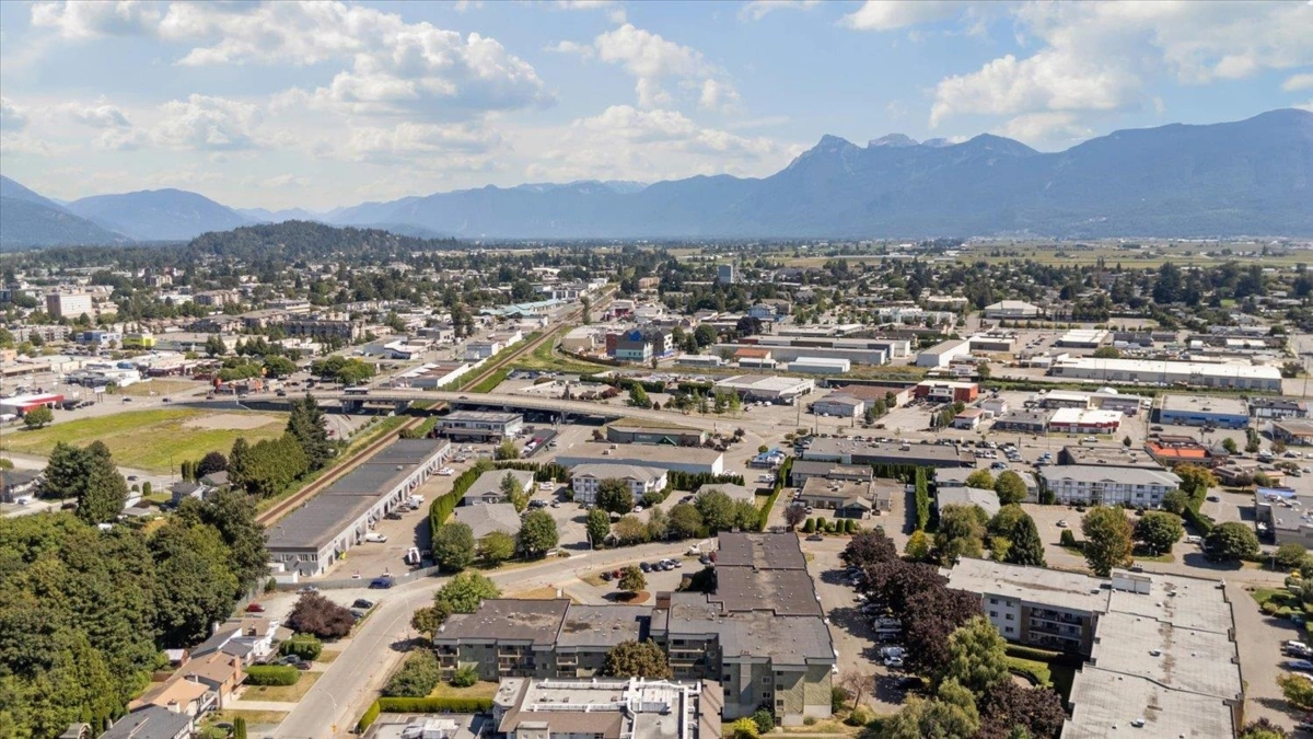 Hallway Photo of 307 45598 Mcintosh Drive, Chilliwack, BC