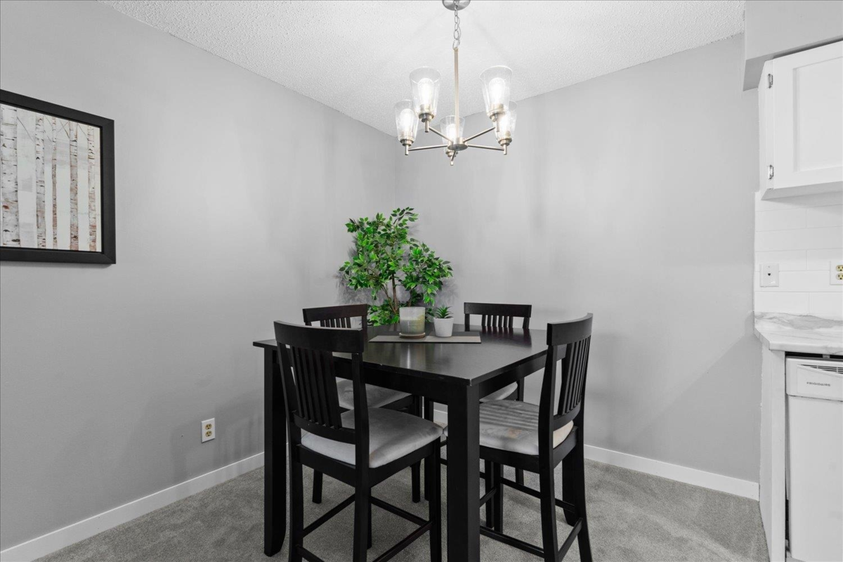 Walk-In Closet Photo of 307 45598 Mcintosh Drive, Chilliwack, BC