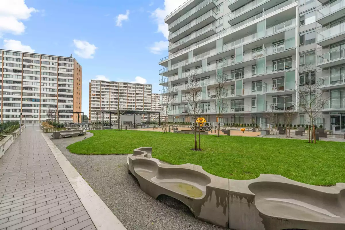 Walk-In Closet Photo of 2 6200 Minoru Boulevard, Richmond, BC