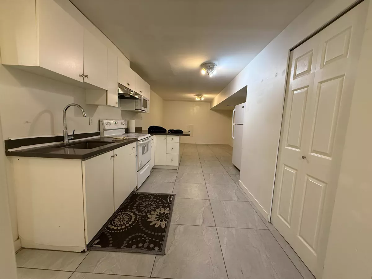 Entry Foyer Photo of 5828 Kerr Street, Vancouver, BC