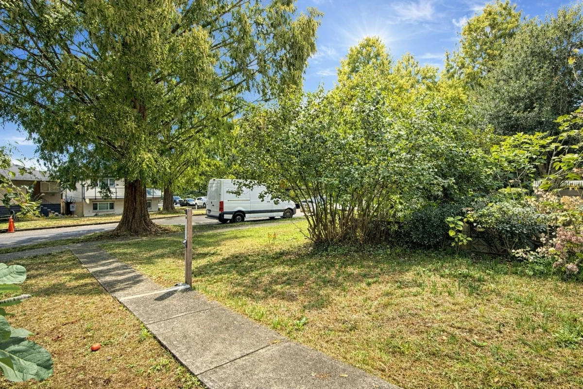 Outdoor Kitchen Photo of 5828 Kerr Street, Vancouver, BC