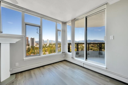 1702 13880 101 Avenue, Surrey, BC
