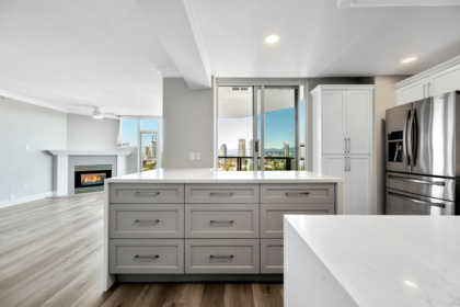 Kitchen Photo of 1702 13880 101 Avenue, Surrey, BC