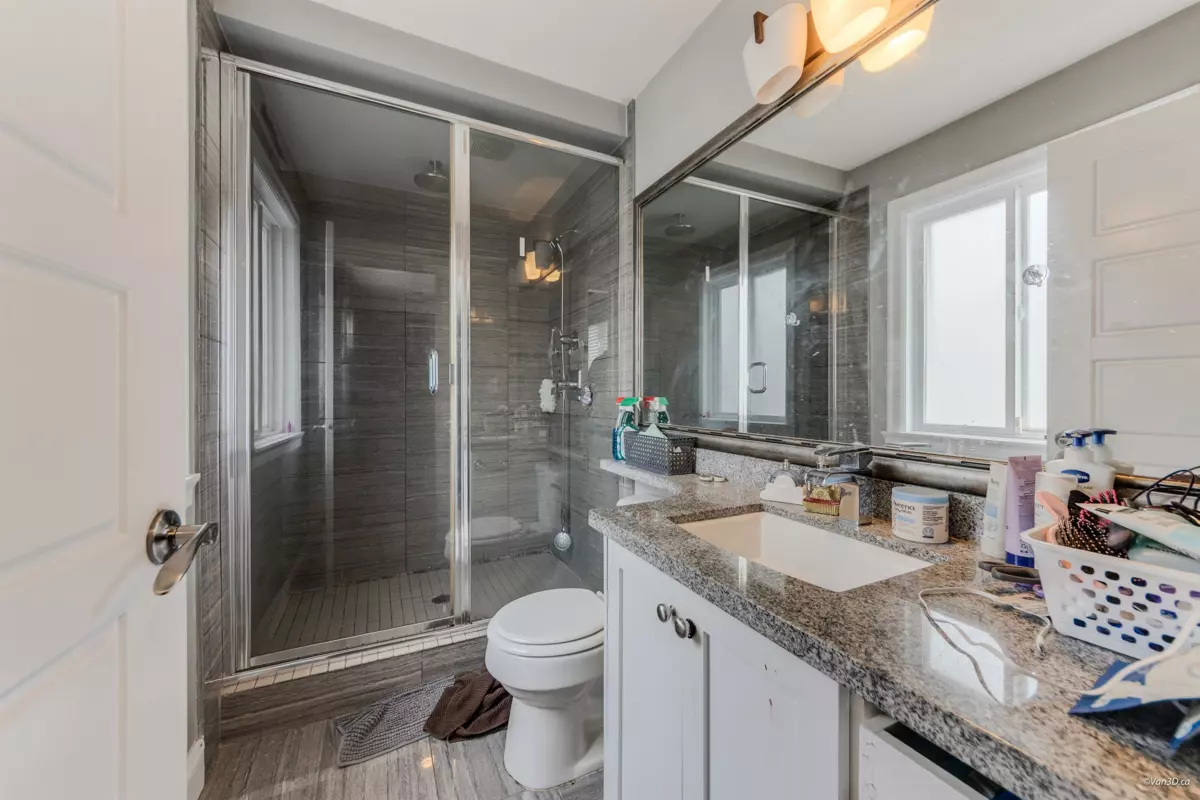 Basement Recreation Room Photo of 6686 195 Street, Surrey, BC