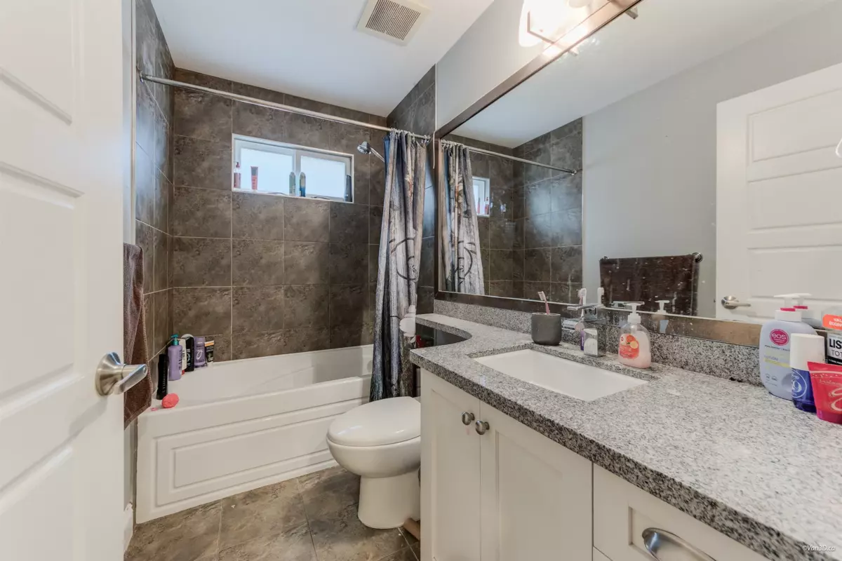 Bedroom 3 Photo of 6686 195 Street, Surrey, BC