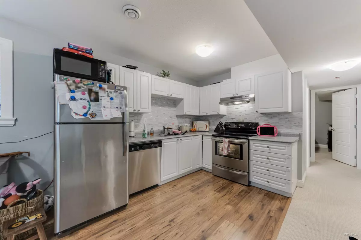 Garage Interior Photo of 6686 195 Street, Surrey, BC