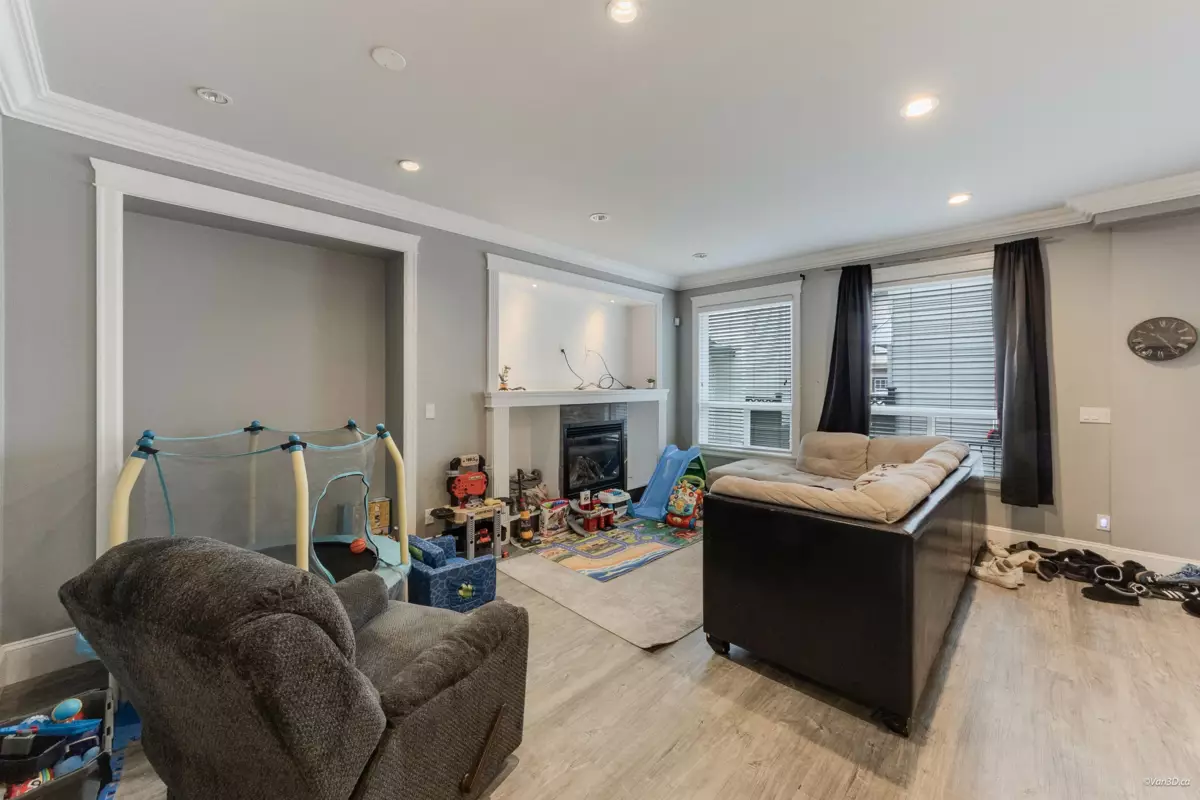 Living Room Photo of 6686 195 Street, Surrey, BC