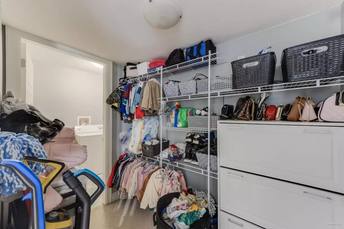 Mudroom Photo of 6686 195 Street, Surrey, BC