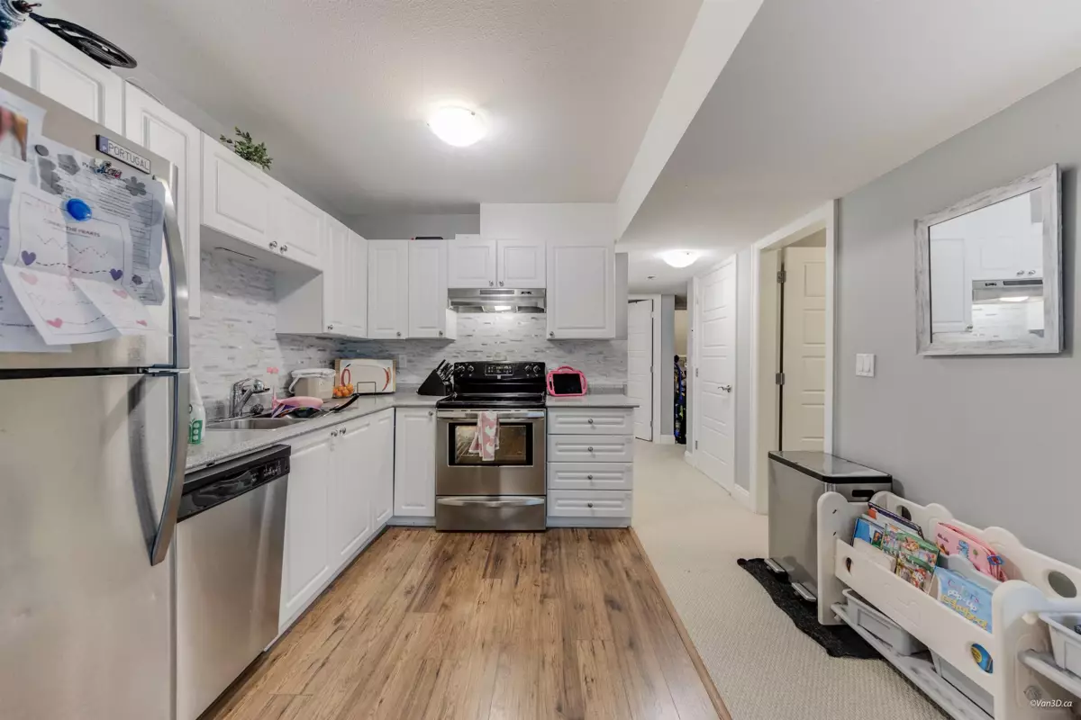 Outdoor Patio Photo of 6686 195 Street, Surrey, BC