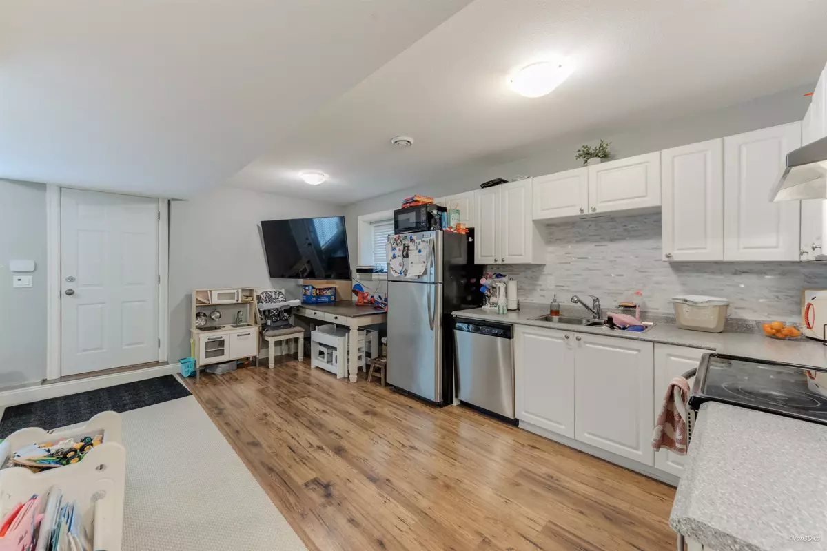 Staircase Photo of 6686 195 Street, Surrey, BC