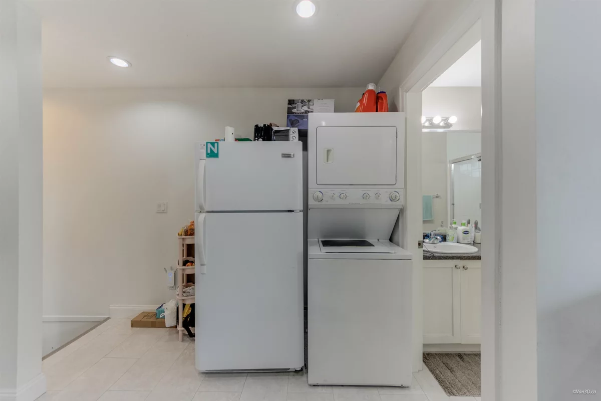 Swimming Pool Photo of 6686 195 Street, Surrey, BC