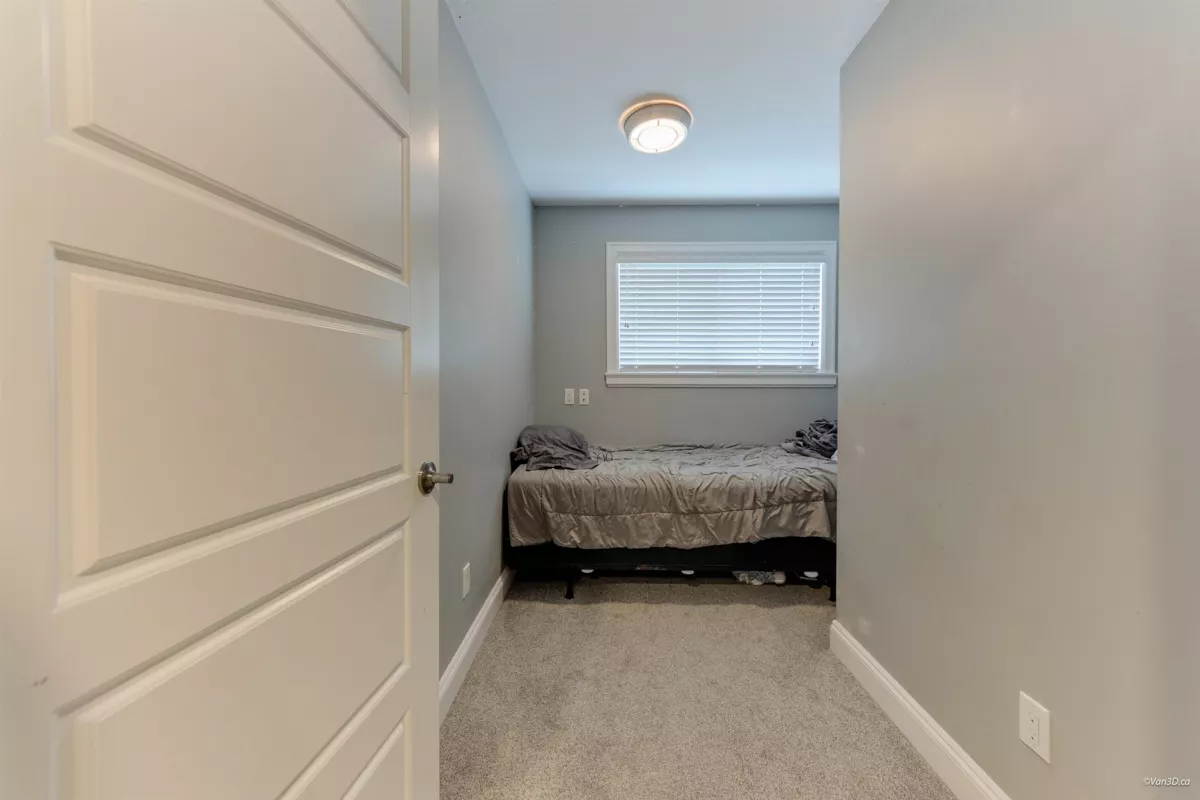 Walk-In Closet Photo of 6686 195 Street, Surrey, BC