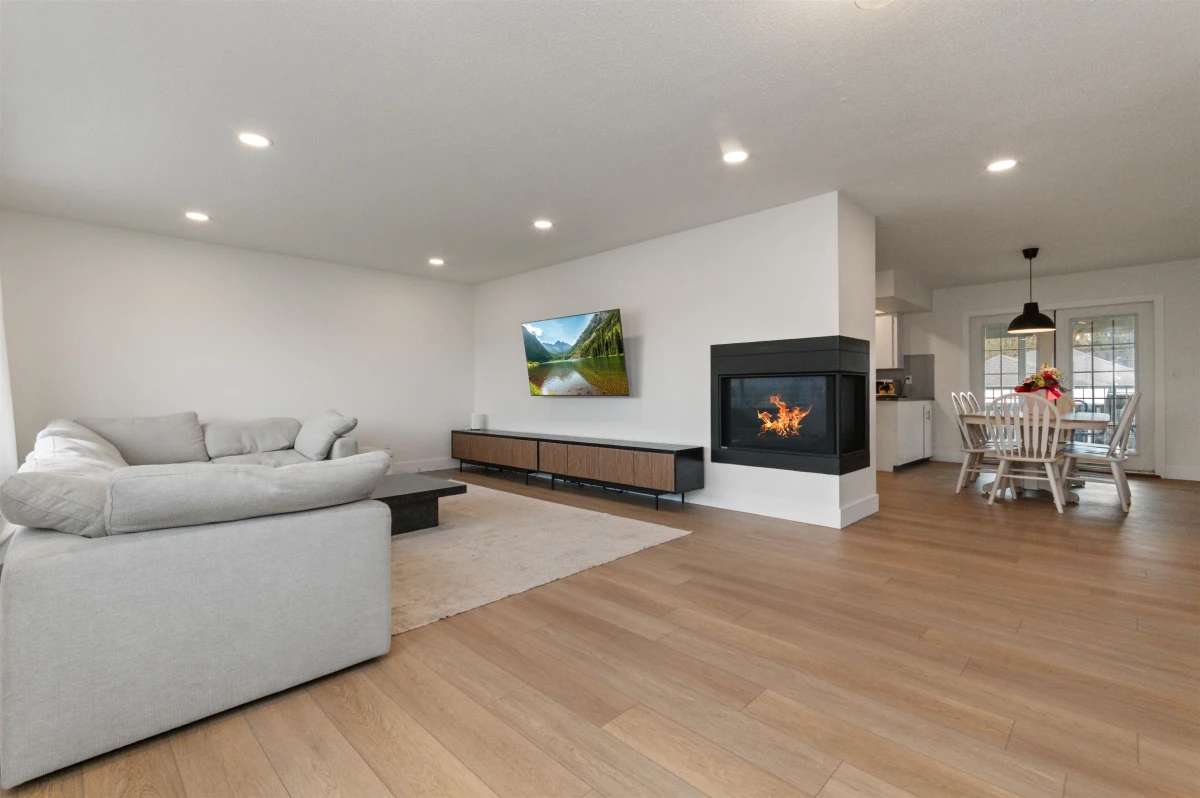 Dining Area Photo of 45601 Fernway Avenue, Chilliwack, BC