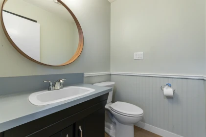 Laundry Room Photo of 45601 Fernway Avenue, Chilliwack, BC