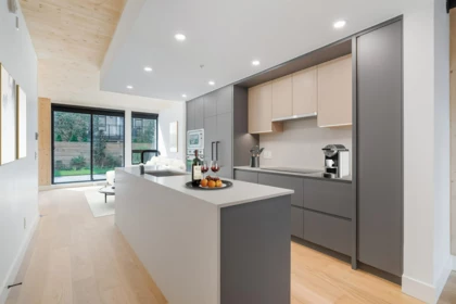 121 310 Salter Street, New Westminster, BC, Queensborough — 2 bed apartment/condo for sale