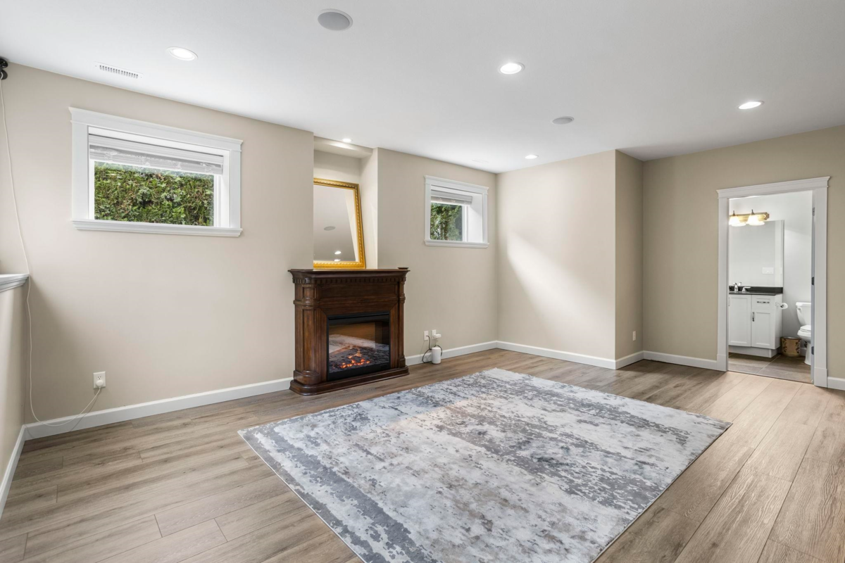 Staircase Photo of 24 3800 Golf Course Drive, Abbotsford, BC