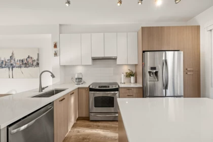 Kitchen Island Photo of 8 1320 Riley Street, Coquitlam, BC