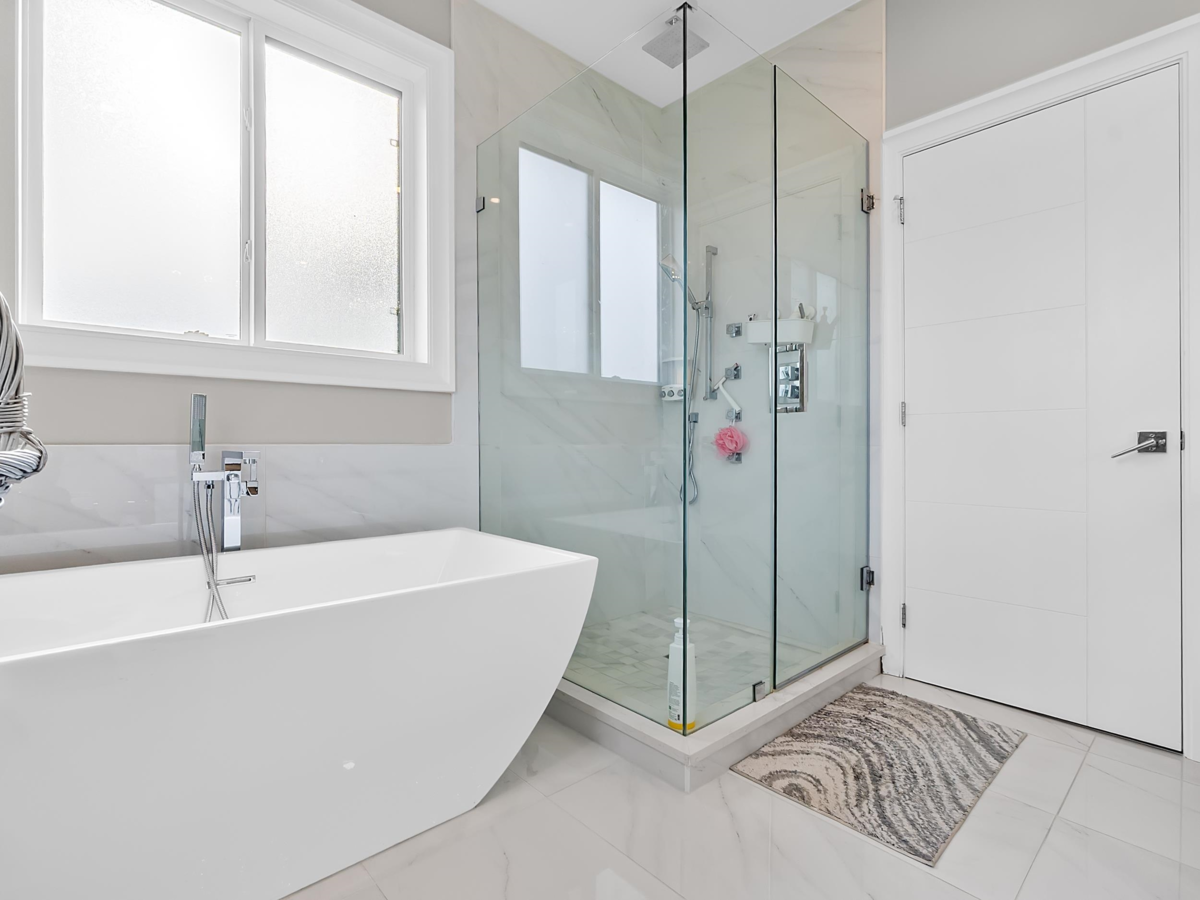 Basement Recreation Room Photo of 11586 84b Avenue, Delta, BC