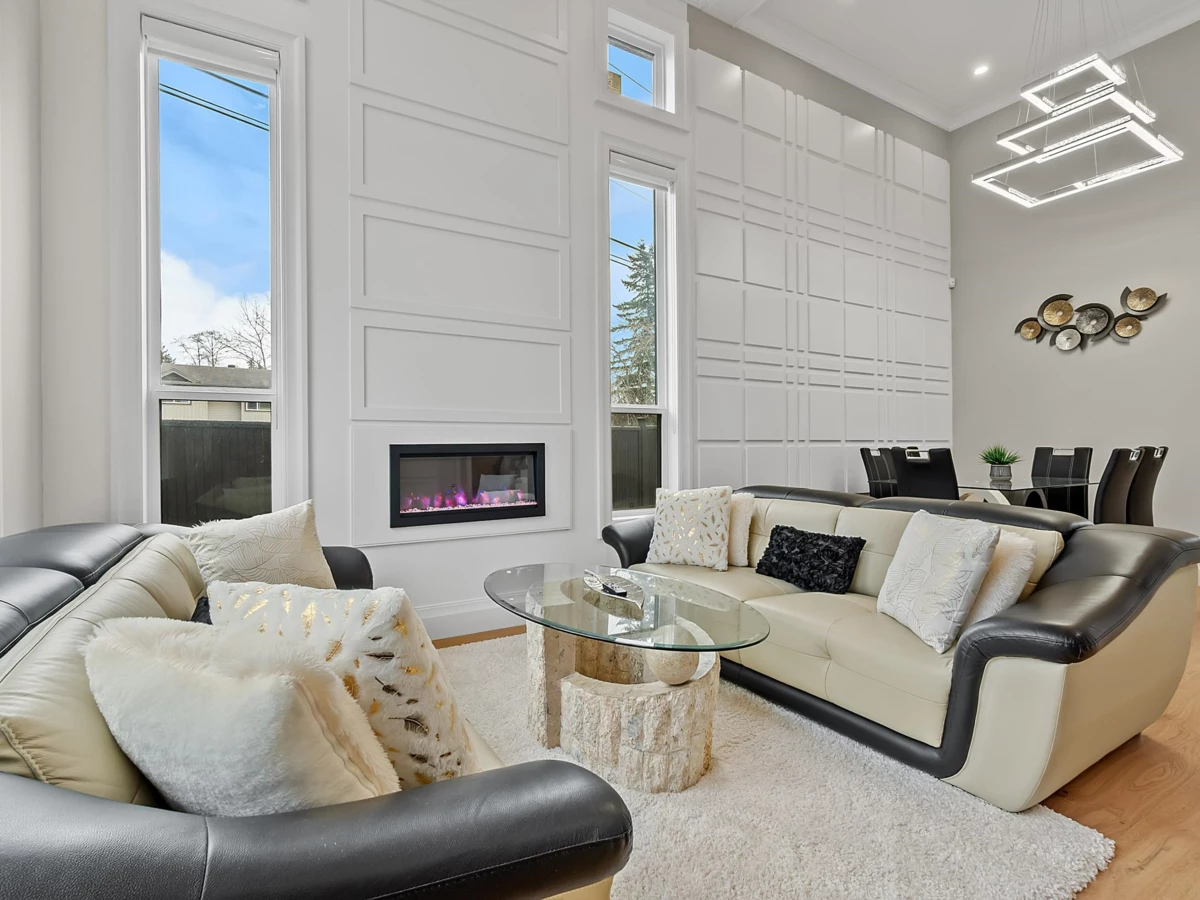 Living Room Photo of 11586 84b Avenue, Delta, BC