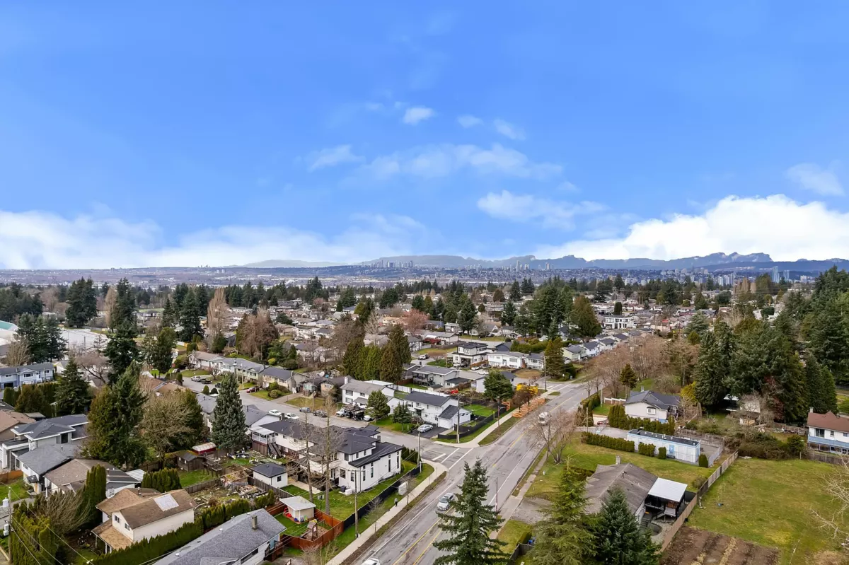 Swimming Pool Photo of 11586 84b Avenue, Delta, BC