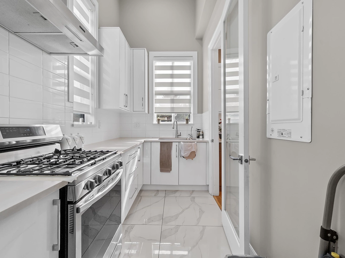 Walk-In Closet Photo of 11586 84b Avenue, Delta, BC