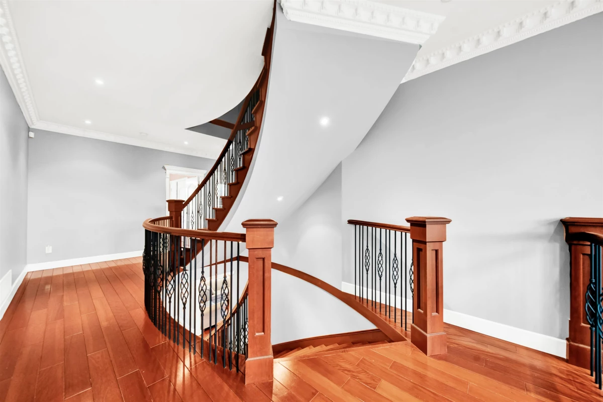 Laundry Room Photo of 35632 Eagle View Place, Abbotsford, BC