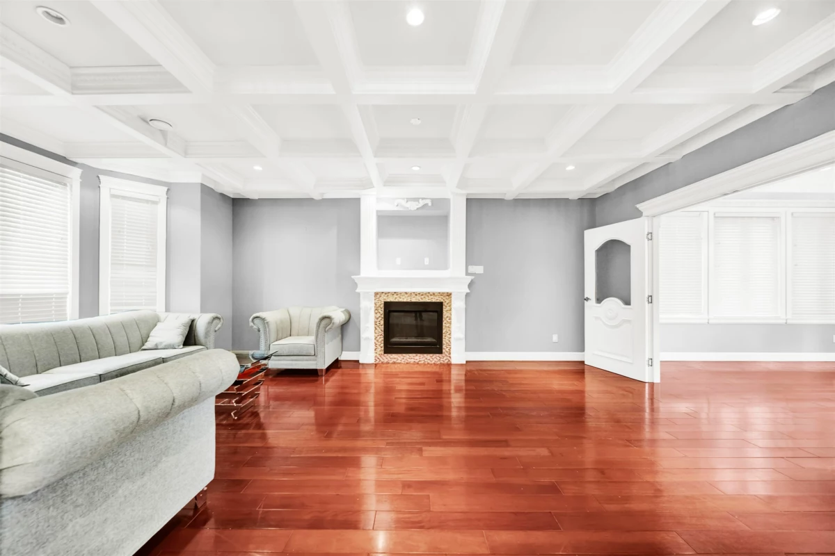 Living Room Photo of 35632 Eagle View Place, Abbotsford, BC