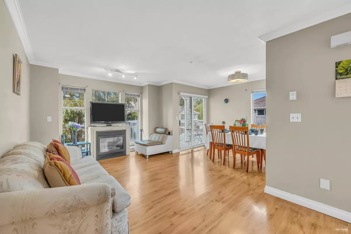 Family Room Photo of 20 12188 Harris Road, Pitt Meadows, BC