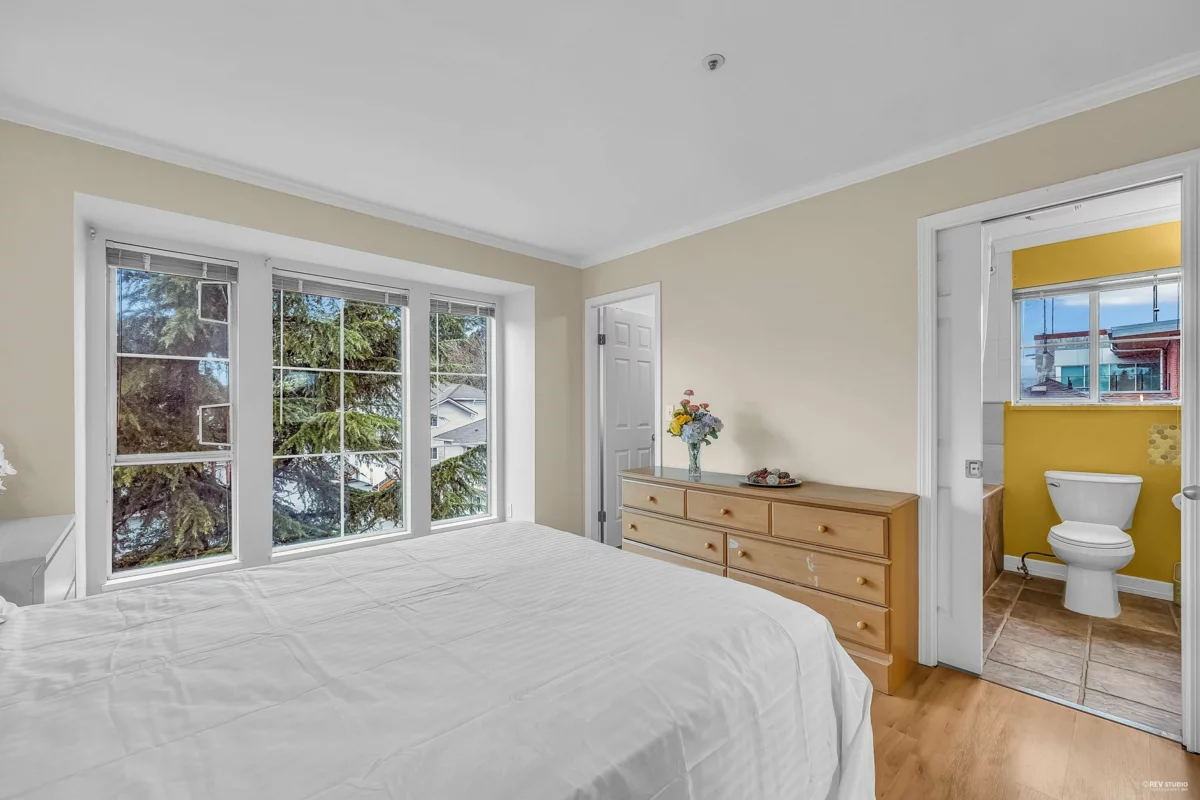 Hallway Photo of 20 12188 Harris Road, Pitt Meadows, BC