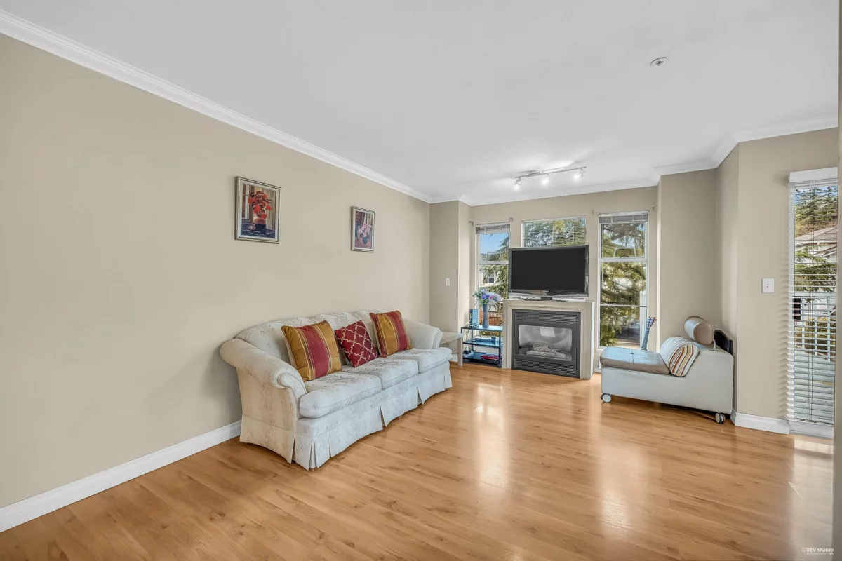 Kitchen Photo of 20 12188 Harris Road, Pitt Meadows, BC