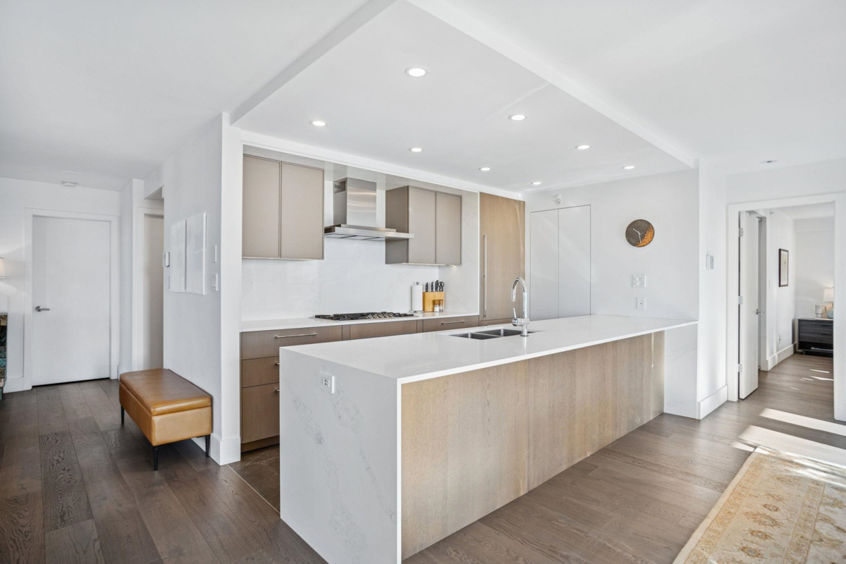 Guest Bathroom Photo of 1903 989 Beatty Street, Vancouver, BC