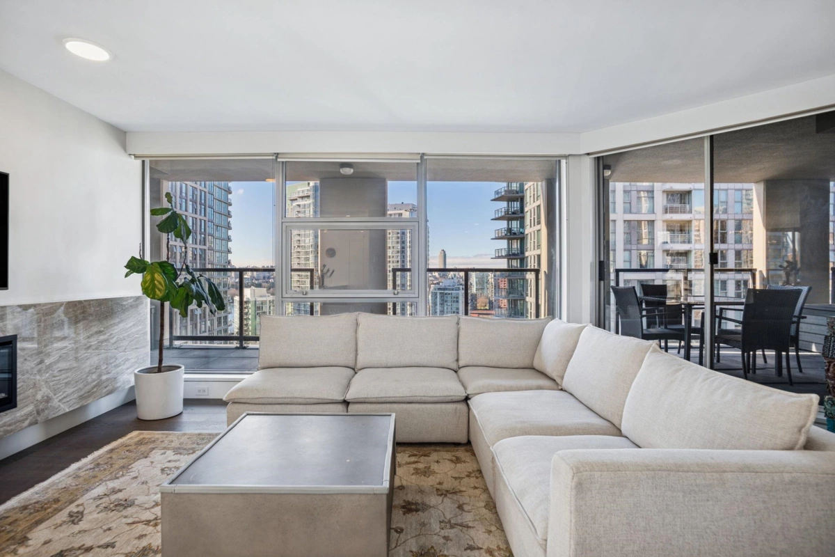 Kitchen Photo of 1903 989 Beatty Street, Vancouver, BC