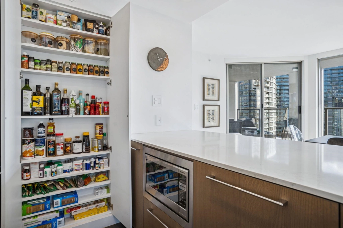 Laundry Room Photo of 1903 989 Beatty Street, Vancouver, BC