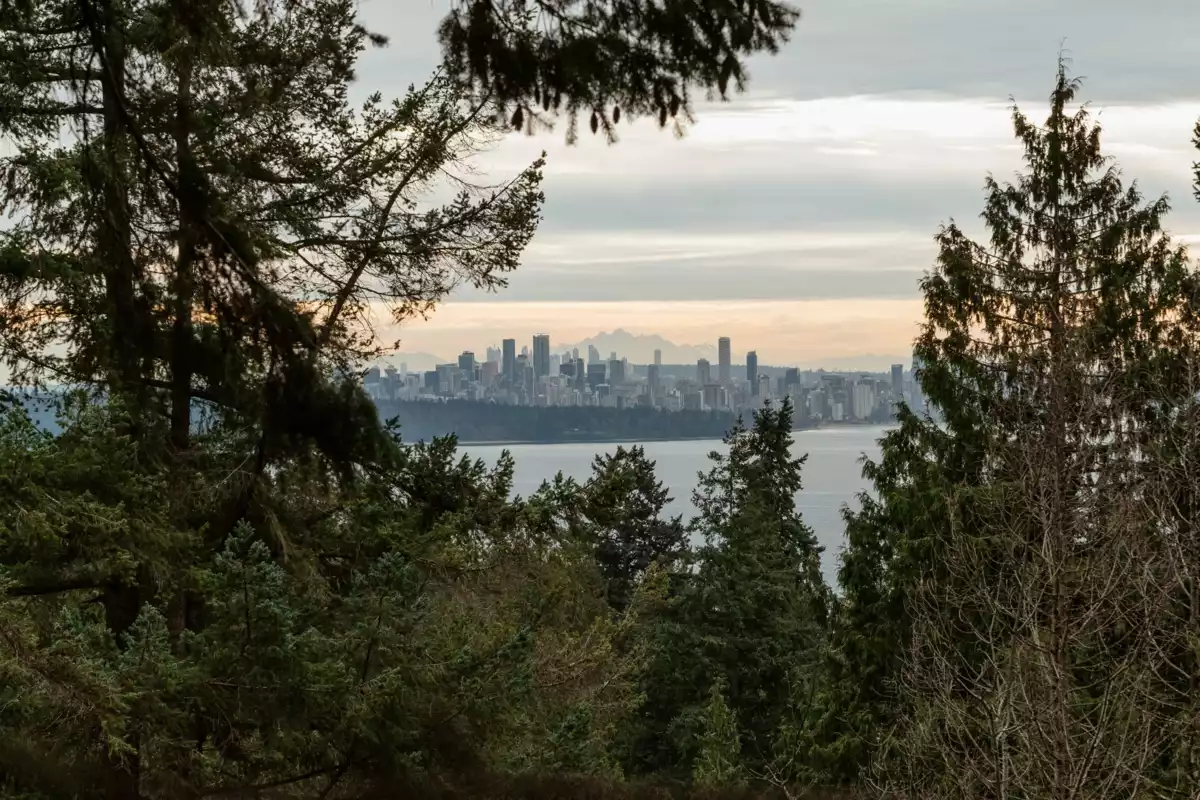 Family Room Photo of 4639 Caulfeild Drive, West Vancouver, BC