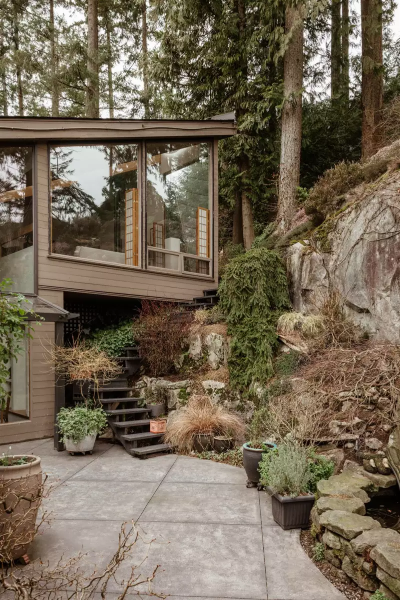 Garden / Landscaping Photo of 4639 Caulfeild Drive, West Vancouver, BC