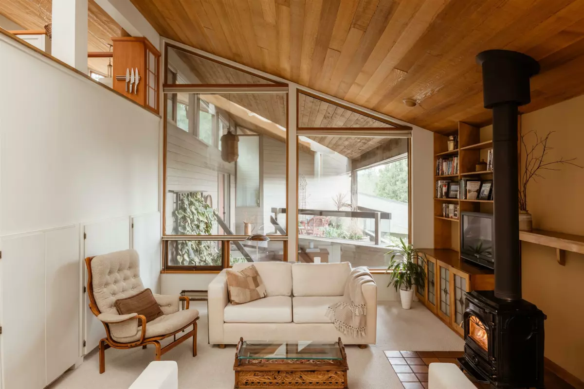 Outdoor Deck Photo of 4639 Caulfeild Drive, West Vancouver, BC