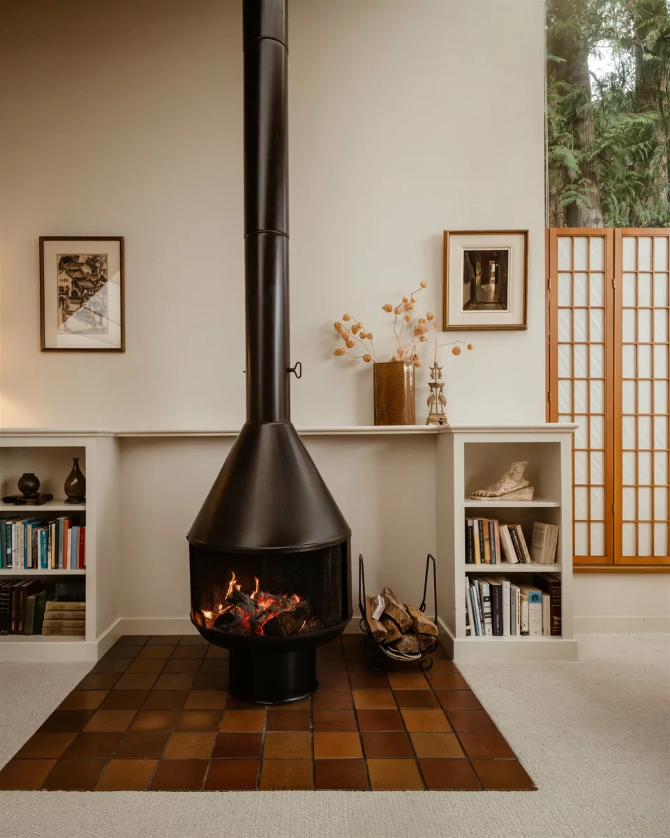 Powder Room Photo of 4639 Caulfeild Drive, West Vancouver, BC