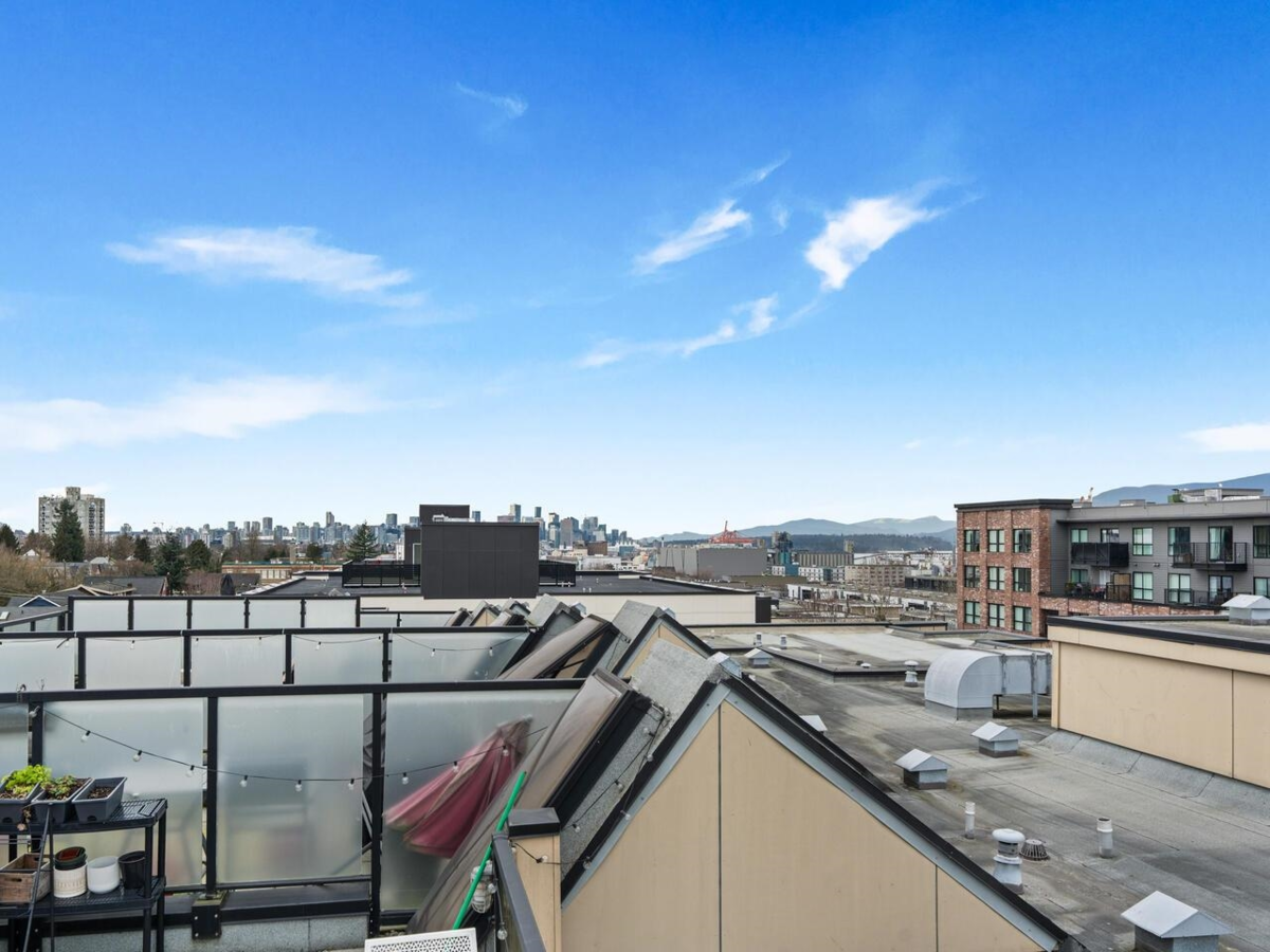 Dining Area Photo of PH12 2150 E Hastings Street, Vancouver, BC