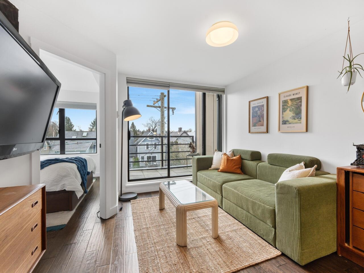 Guest Bathroom Photo of PH12 2150 E Hastings Street, Vancouver, BC