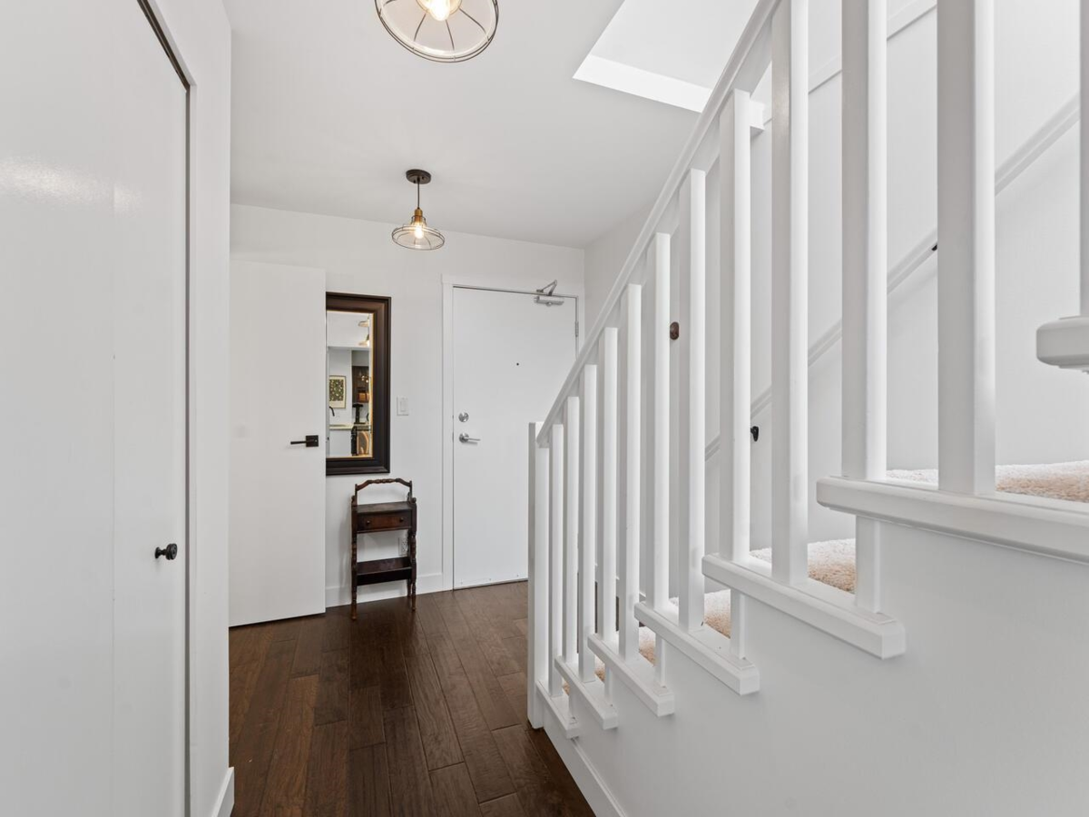 Kitchen Island Photo of PH12 2150 E Hastings Street, Vancouver, BC