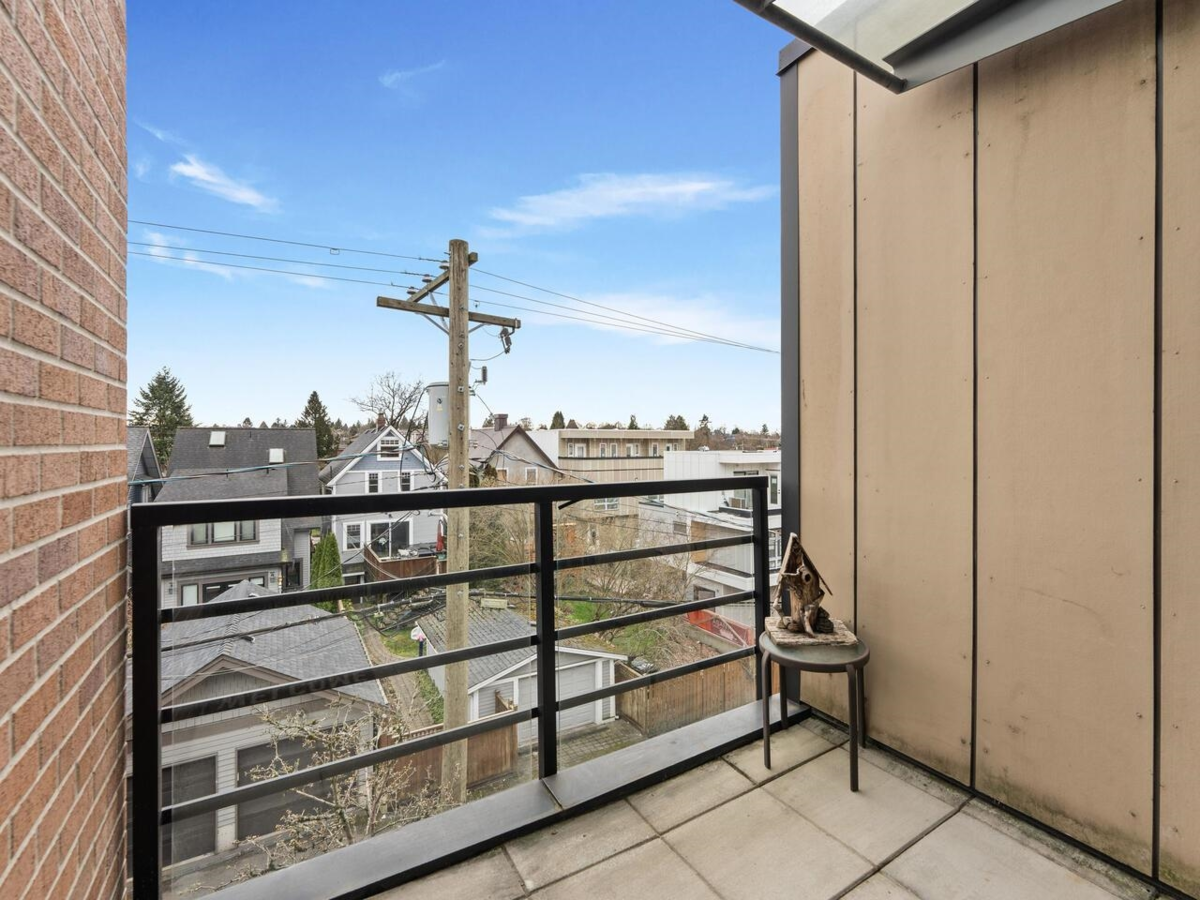 Powder Room Photo of PH12 2150 E Hastings Street, Vancouver, BC