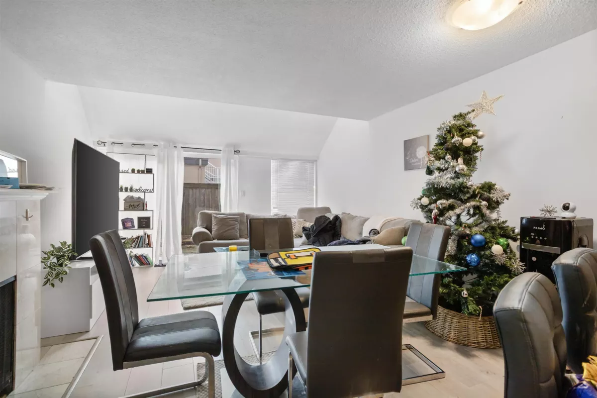 Breakfast Nook Photo of 78 17714 60 Avenue, Surrey, BC