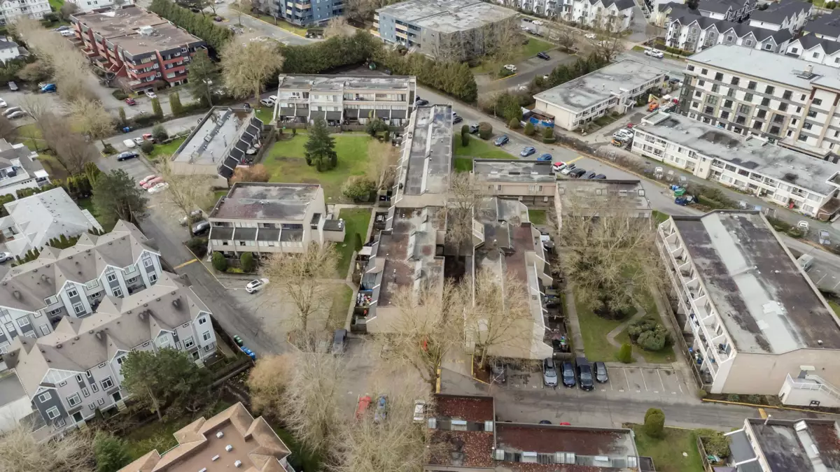 Entry Foyer Photo of 78 17714 60 Avenue, Surrey, BC