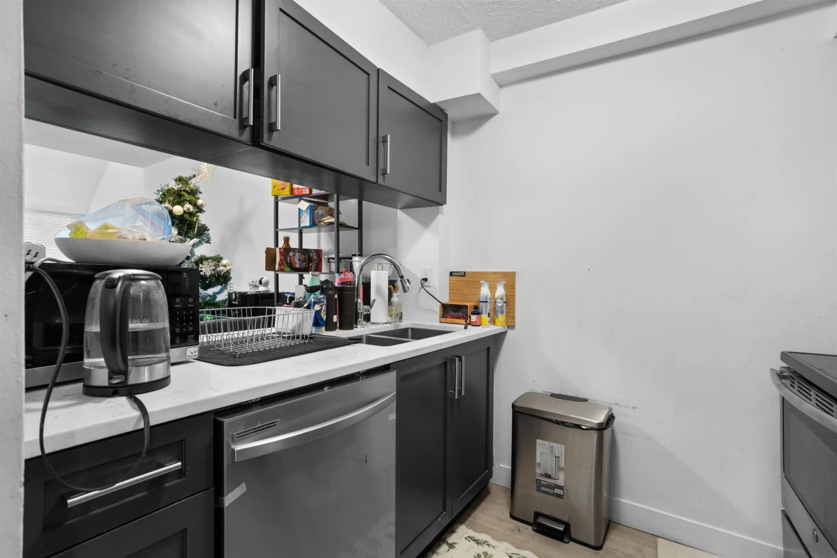 Kitchen Island Photo of 78 17714 60 Avenue, Surrey, BC