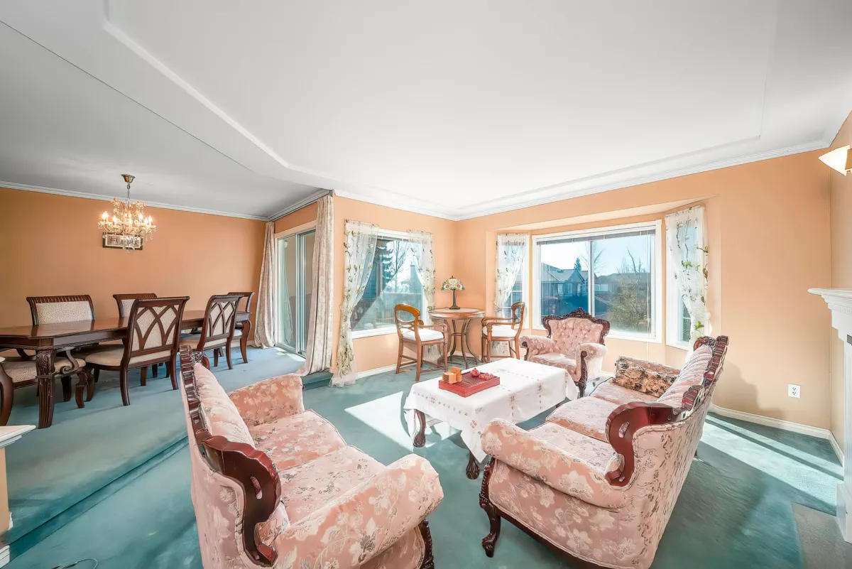 Kitchen Island Photo of 120 1685 Pinetree Way, Coquitlam, BC