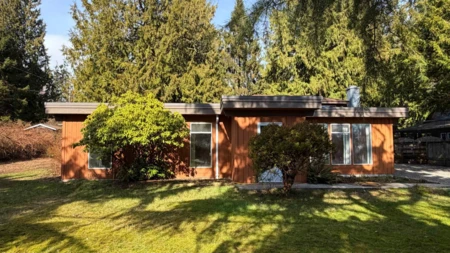 1112 Sunnyside Road, Gibsons, BC, Gibsons — Single Family Residence for sale